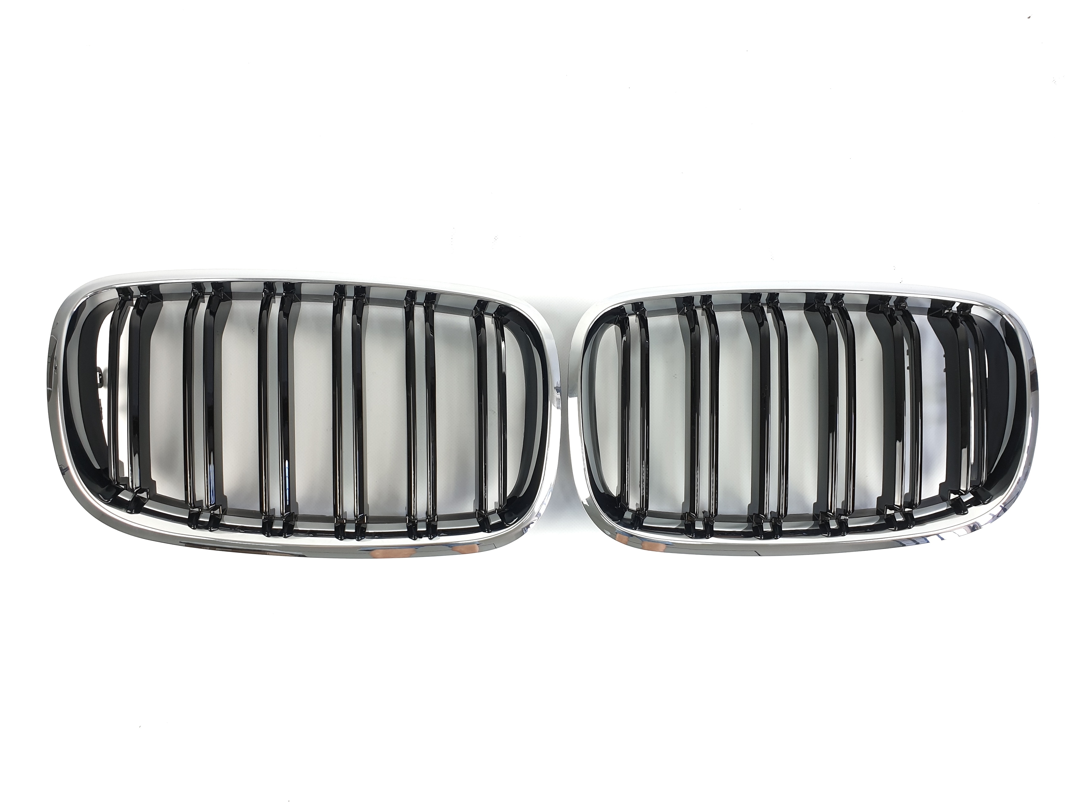 Ніздрі Чорний глянець / Хром рамка (Подвійні M-Look) на BMW X5 E70 2010-2013 року