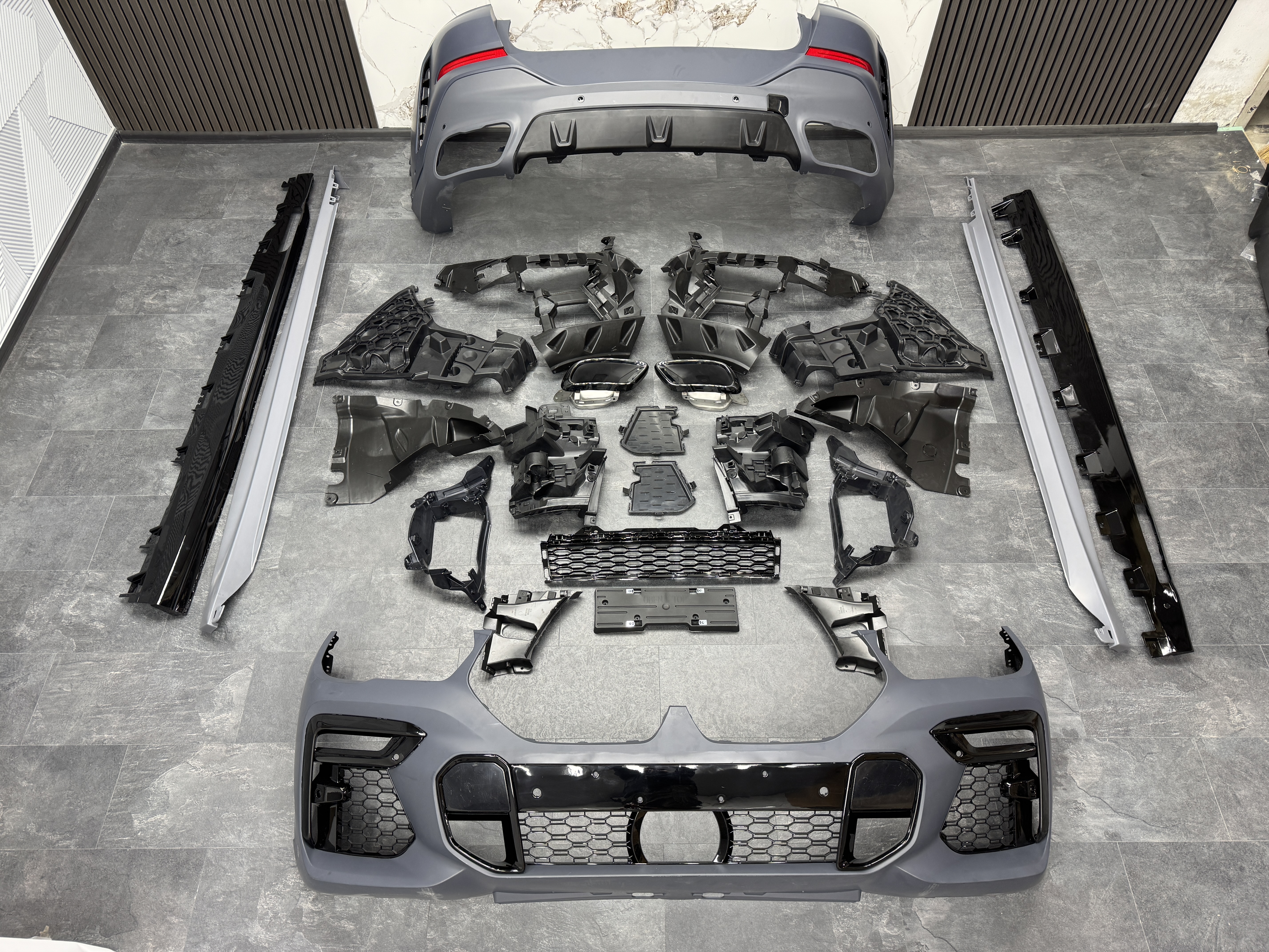 Комплект обвісів (M-Paket) на BMW X6 G06 2019-2022 року 2