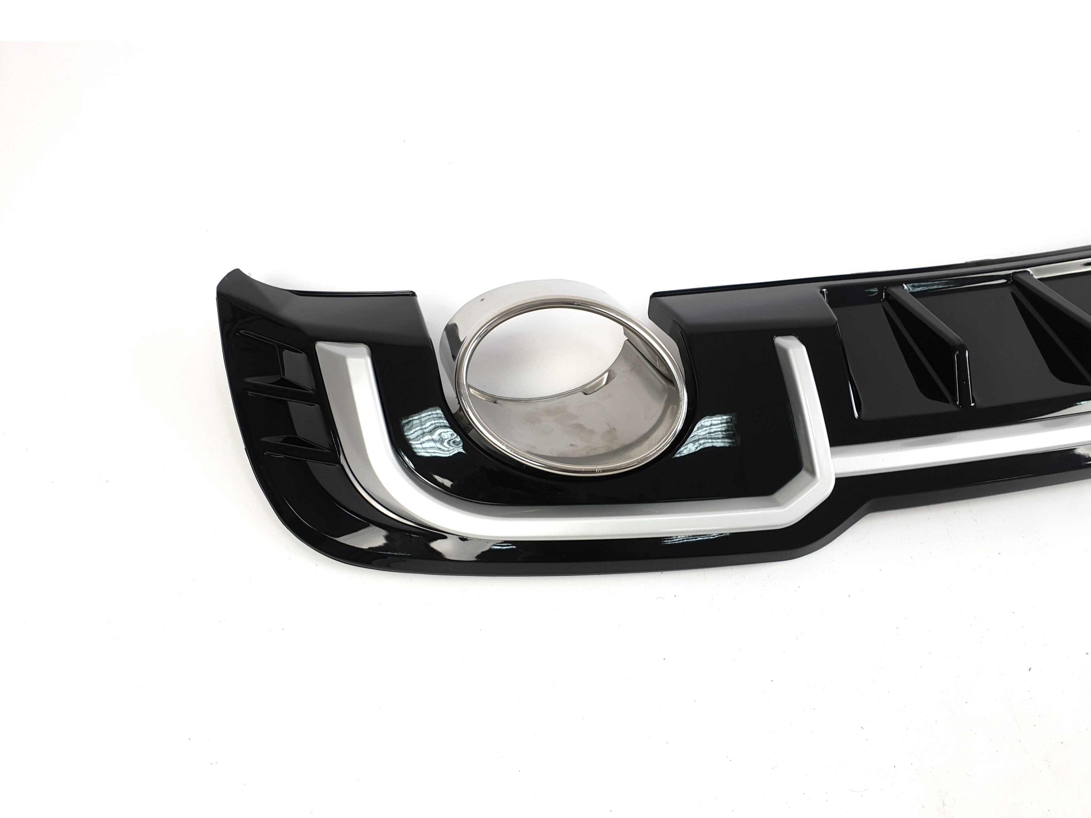 Дифузор (заднього бампера) Silver Black / Chrome Pipe (в стилі RS3) Hatchback на Audi A3 8V 2016-2020 року 2
