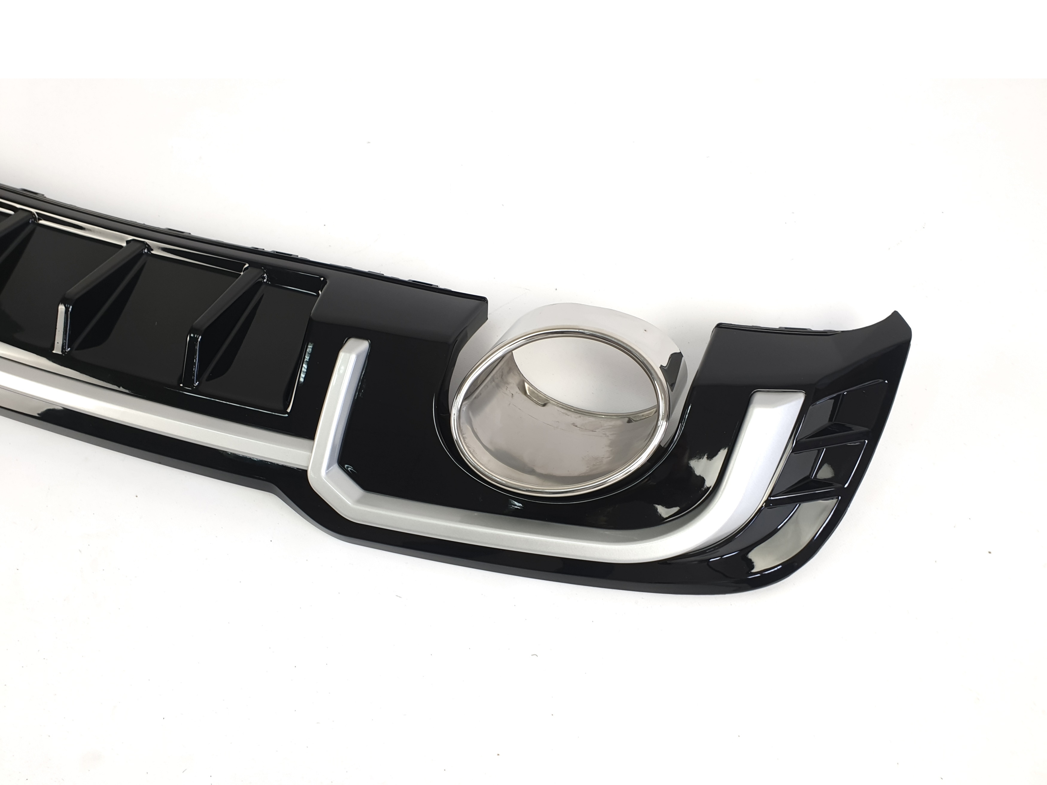 Дифузор (заднього бампера) Silver Black / Chrome Pipe (в стилі RS3) Hatchback на Audi A3 8V 2016-2020 року 4