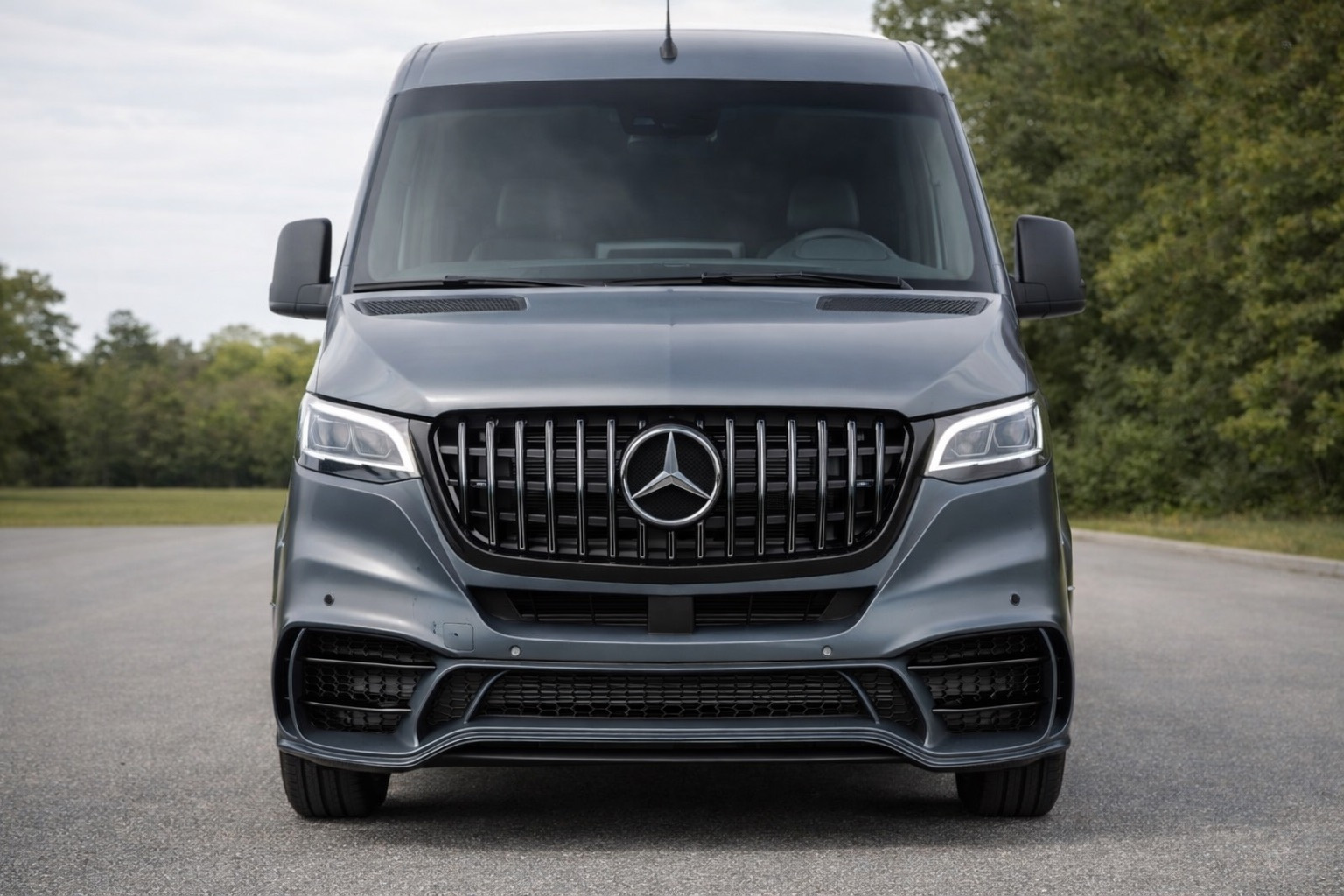 Передній бампер з решіткою V2 (AMG) 2