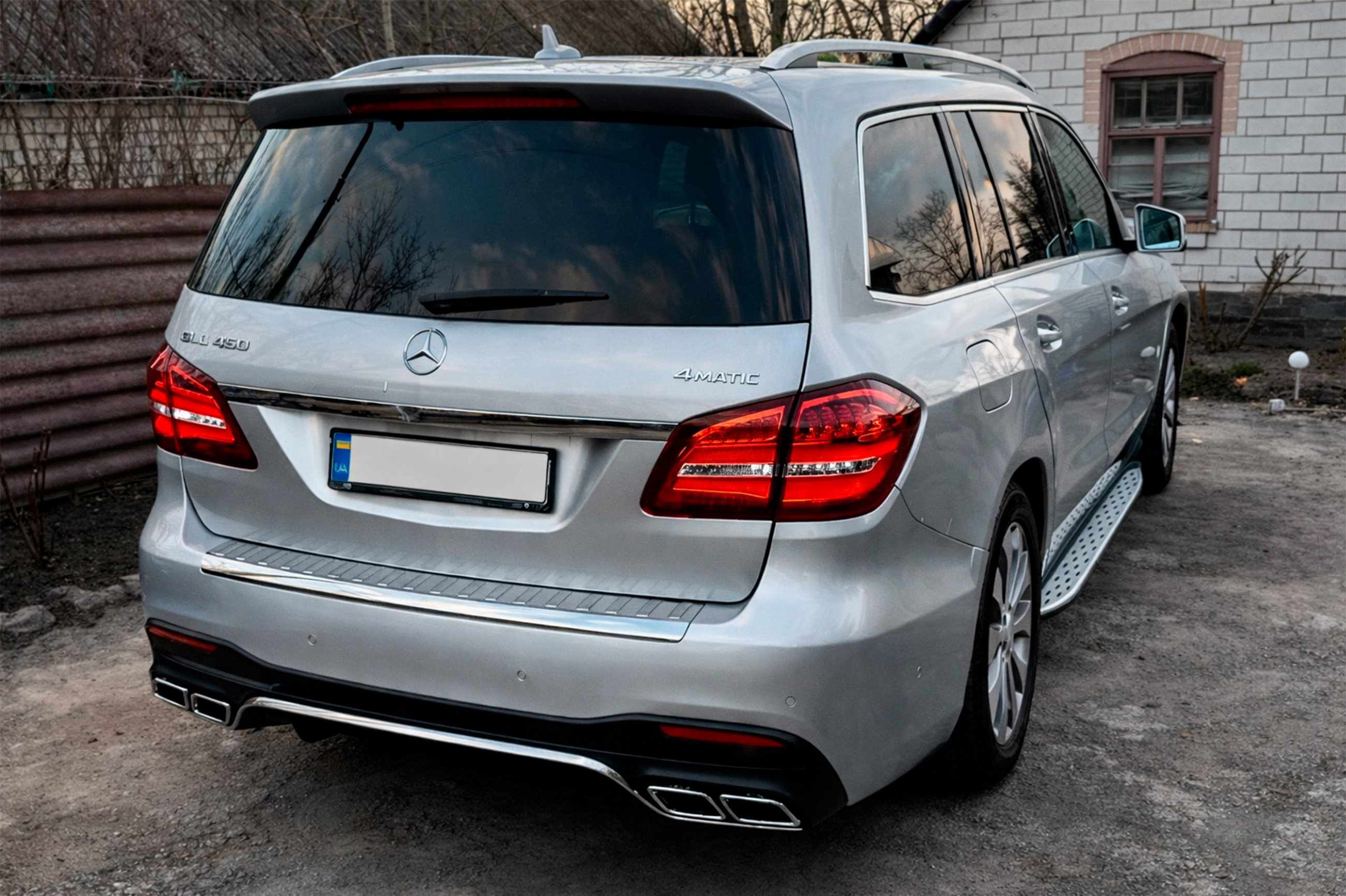 Задній дифузор GLS63 AMG (з насадками Chrome)