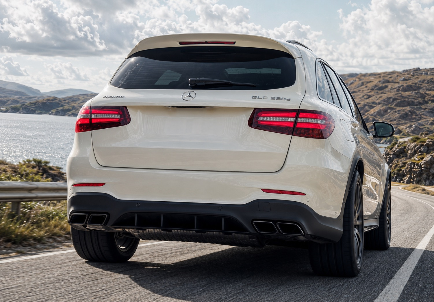 Задній дифузор з насадками Black (Дизайн AMG63) 2