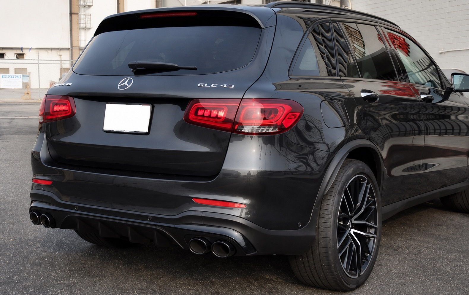 Задній дифузор з насадками (Дизайн AMG43) 2