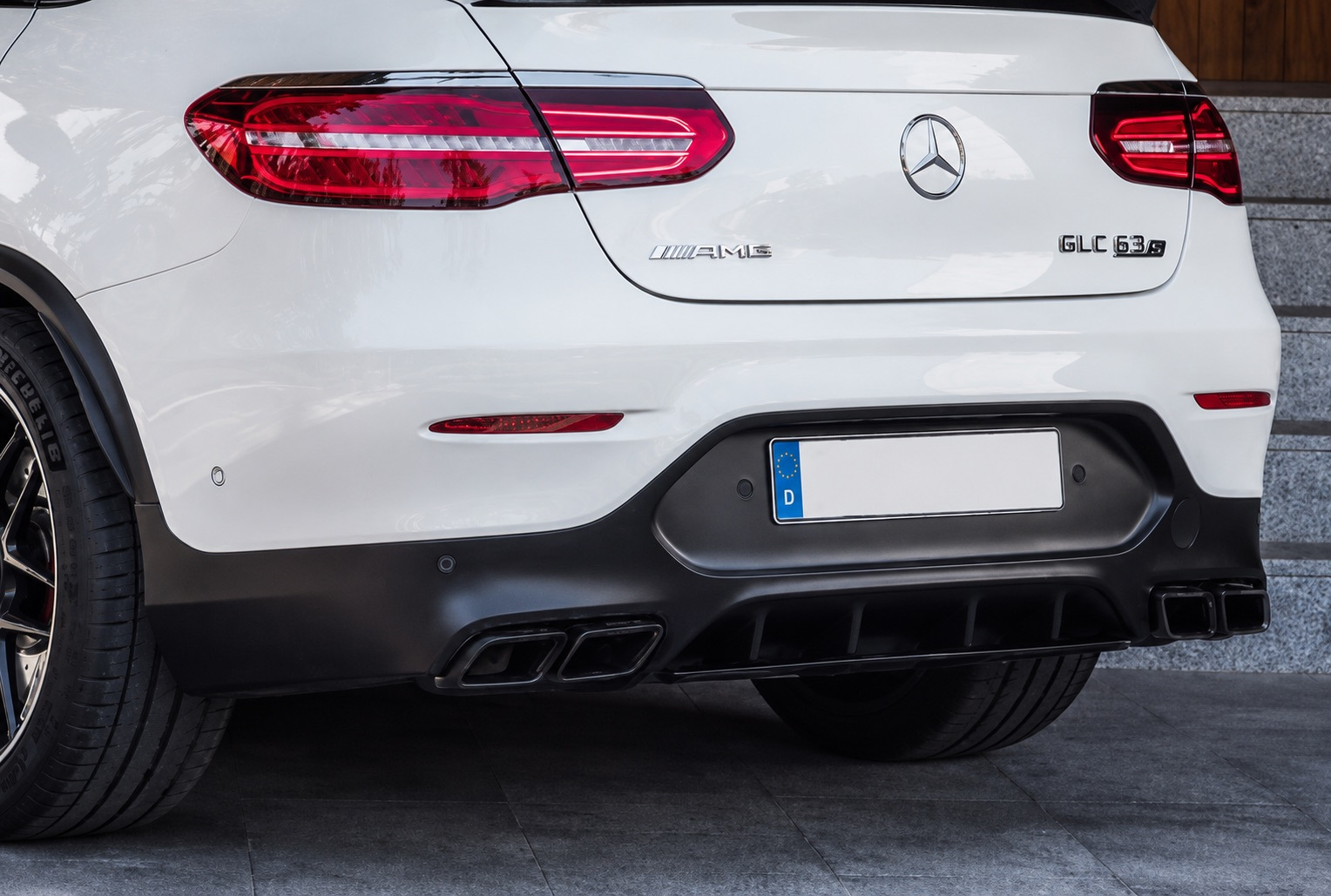 Задній дифузор з насадками Black (Дизайн AMG63) 2