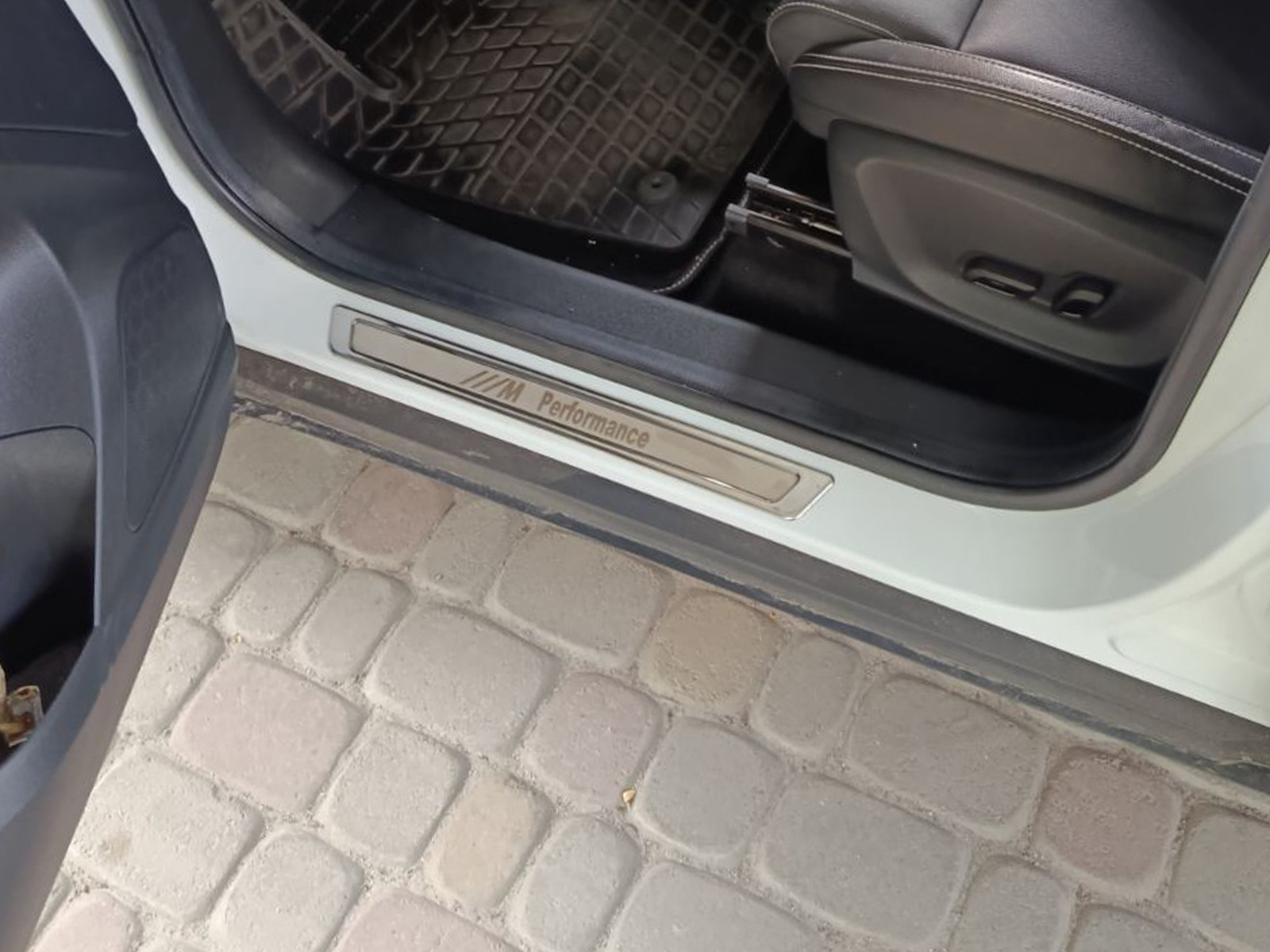 Універсальні накладки на пороги BMW M Performance V-1 (4 шт., нерж) 4