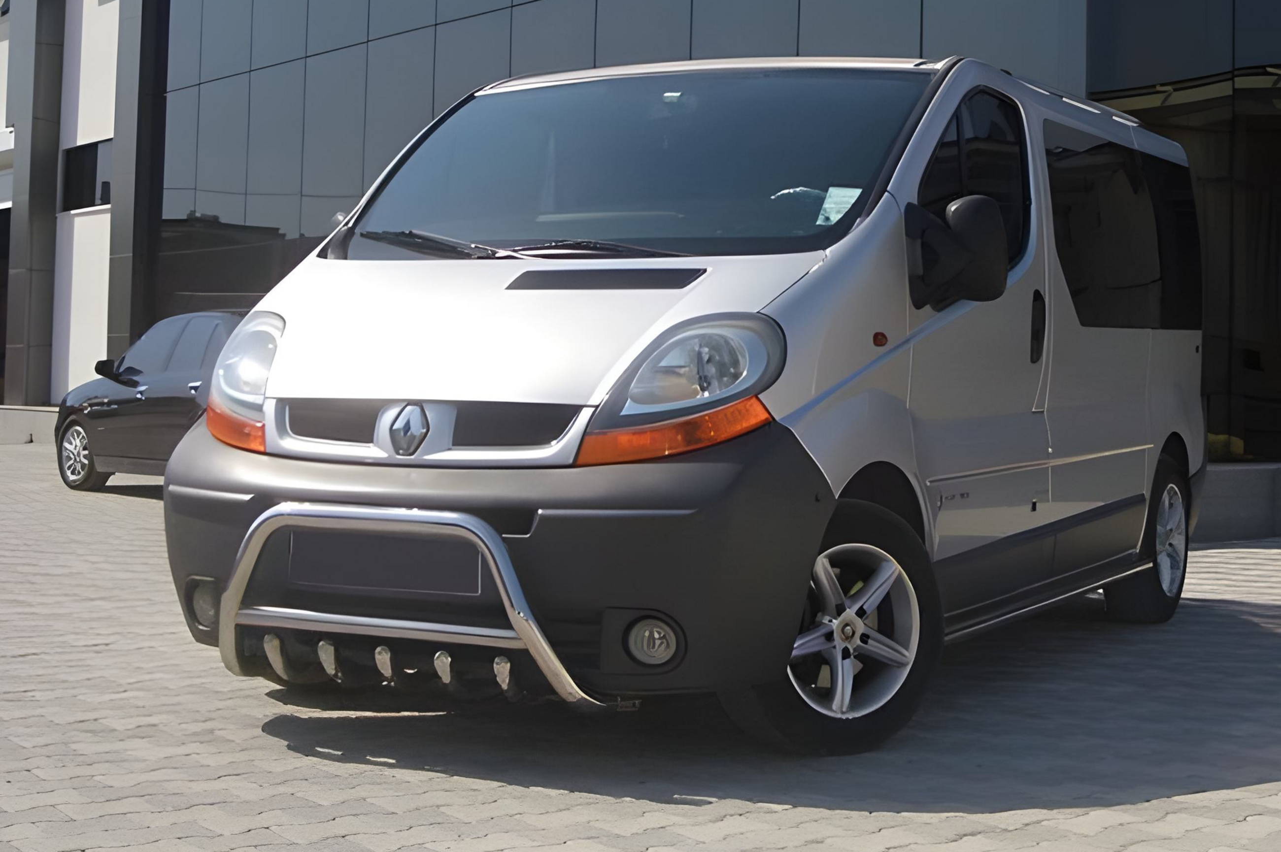 Кенгурятник WT003-4 (нерж.) З написом Renault 2