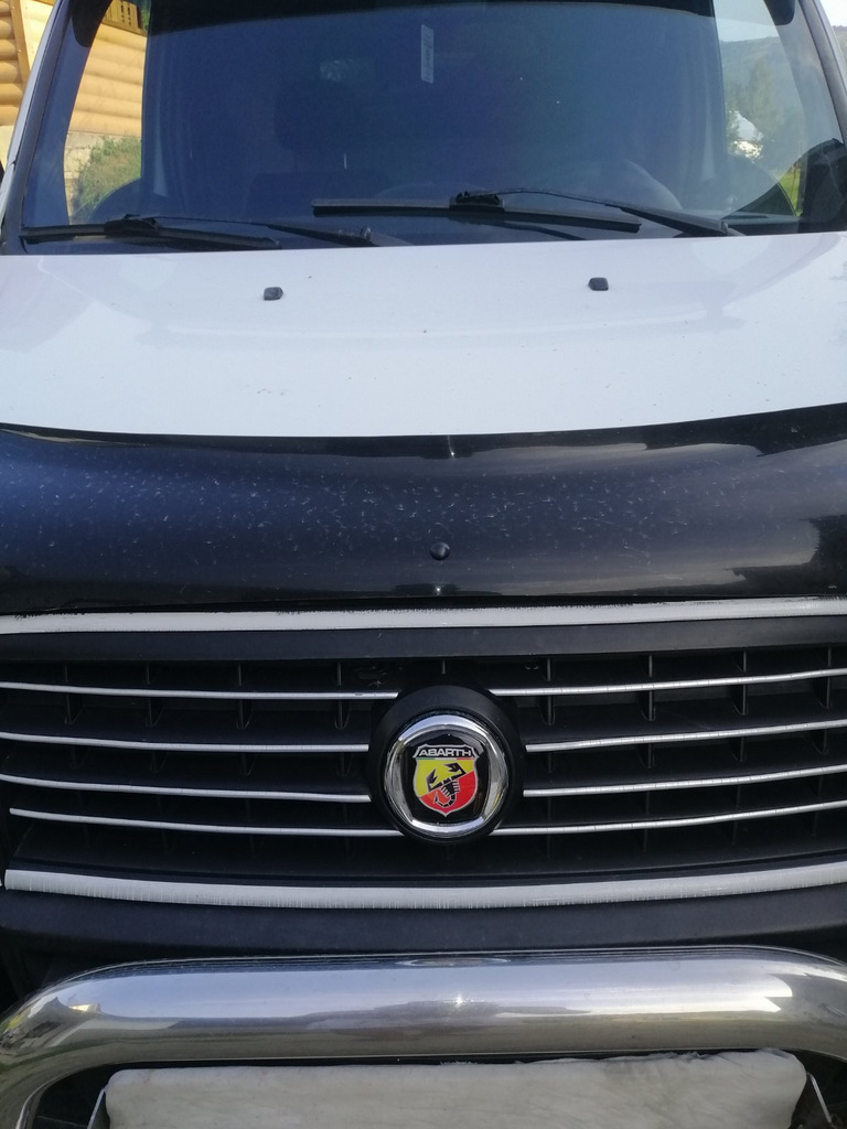 Значок (Abarth, самоклейка) 75 мм 4